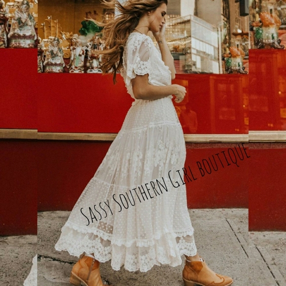 ⭐🆕 Boho White lace maxi dress - Picture 13 of 14